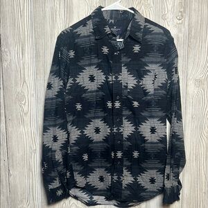 American Eagle Outfitters Black and Gray Classic Fit Shirt Size Small Aztec